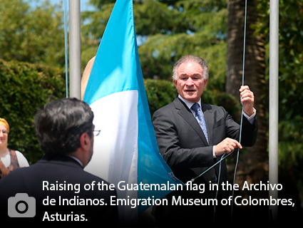  Raising of the Guatemalan flag in the Archivo de Indianos. Emigration Museum of Colombres, Asturias.