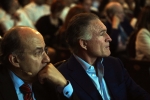 Dionisio Gutiérrez, junto al presidente Felipe Calderón, en el Foro Libertad y Democracia